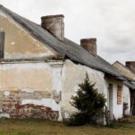Ce trebuie să știți înainte să începeți renovarea unei case vechi